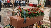https://www.ragusanews.com/immagini_articoli/30-05-2024/funerale-di-angelo-onorato-cattedrale-di-palermo-gremita-100.jpg