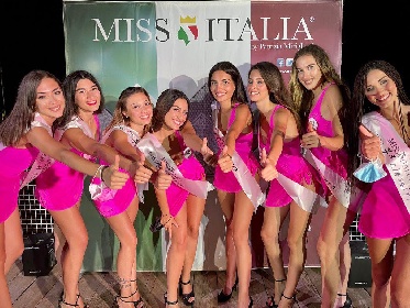 https://www.ragusanews.com/immagini_articoli/30-07-2021/miss-italia-in-sicilia-le-nuove-selezioni-foto-280.jpg