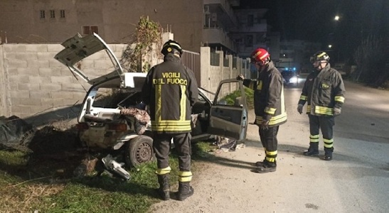 https://www.ragusanews.com/immagini_articoli/31-01-2024/con-auto-contro-pilastro-morti-due-23enni-ragazza-aveva-fatto-compleanno-300.jpg