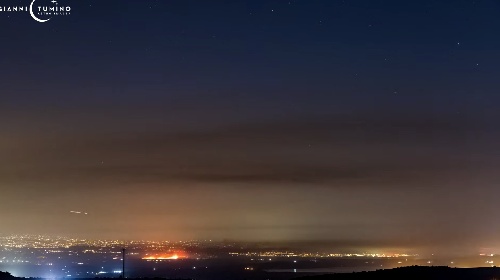 https://www.ragusanews.com/immagini_articoli/31-07-2021/catania-circordata-dagli-incendi-il-video-in-timelapse-280.jpg